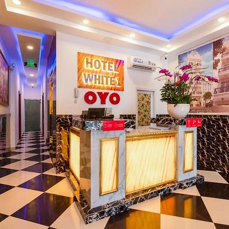 Oyo 471 White 1 Hotel Ho Chi Minh City Bagian luar foto